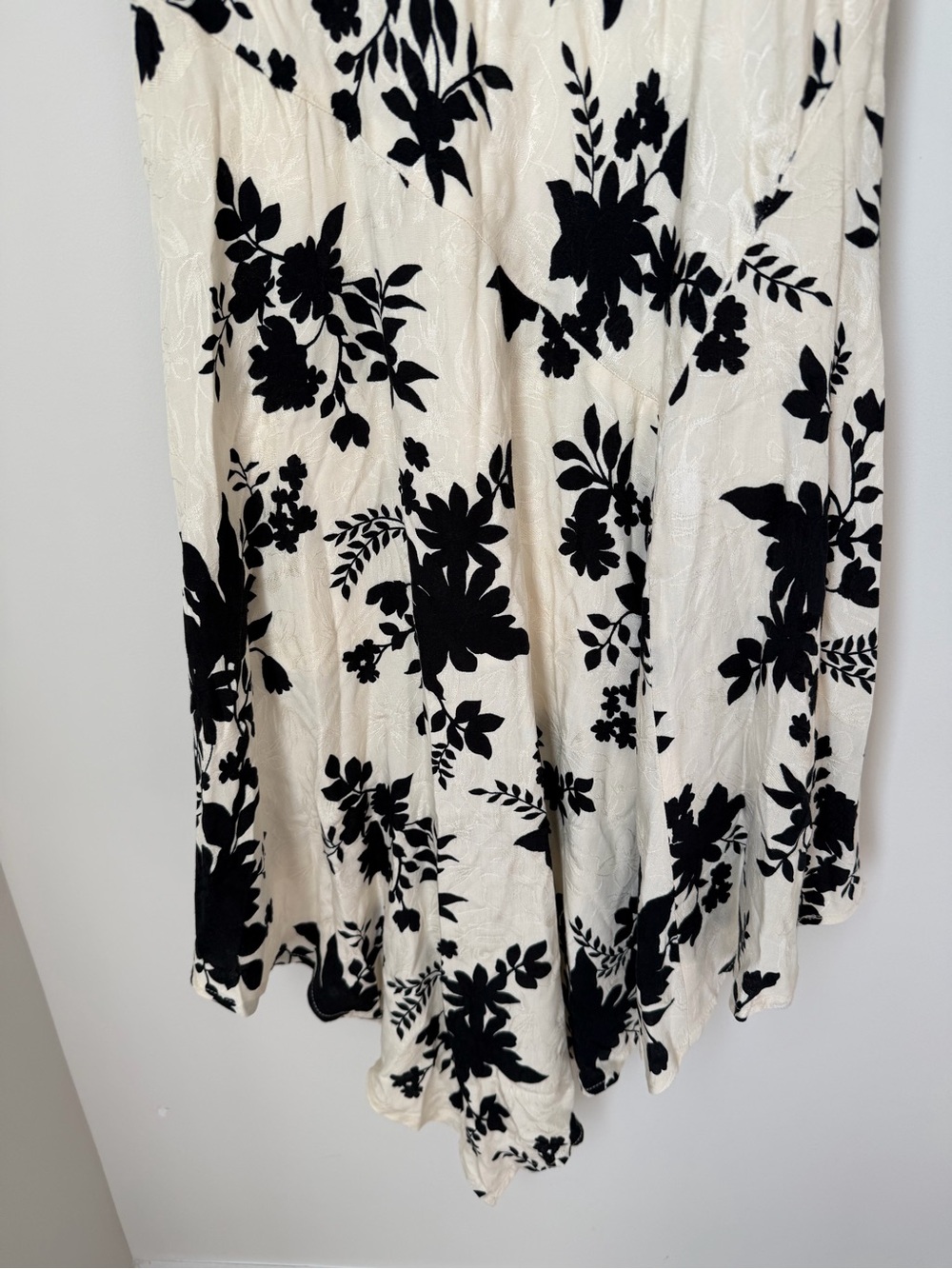 Cream Black velvet Floral Lace Trim Asymmetrical Midi Dress - Picture 4 of 10